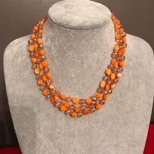 🆕 Beautiful beaded necklace.